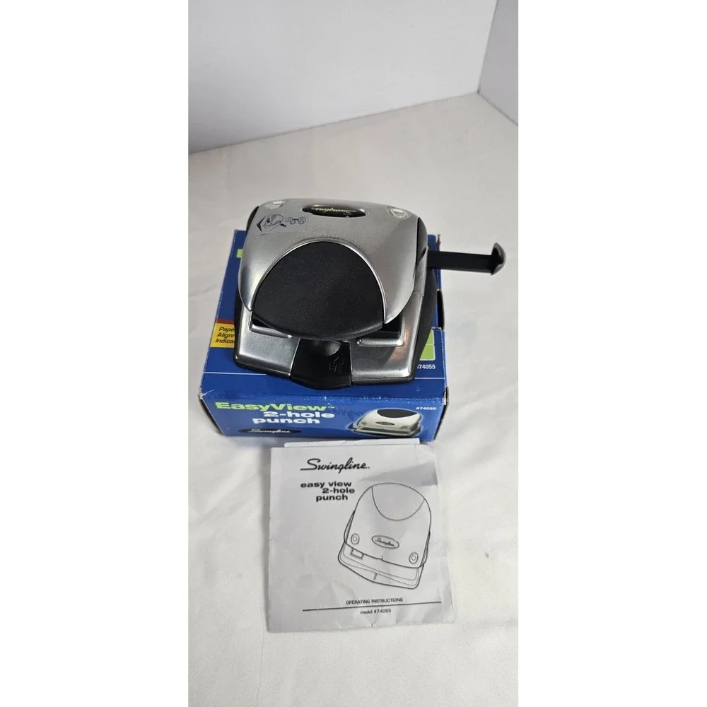Swingline Easy View 2-Hole Punch 20 Sheets‎ Green/Red Light Alignment Indicator